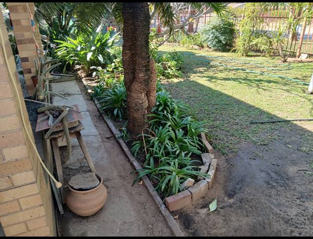 3 BEDROOM HOUSE FOR SALE IN OOS EINDE